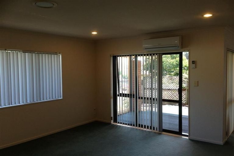Photo of property in 3 Grande Vue Road, Papatoetoe, Auckland, 2025