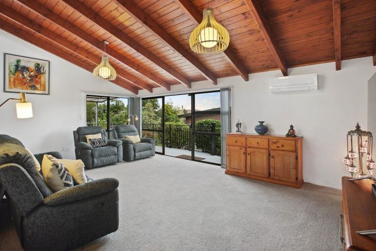 Photo of property in 18 Deanna Drive, West Harbour, Auckland, 0618