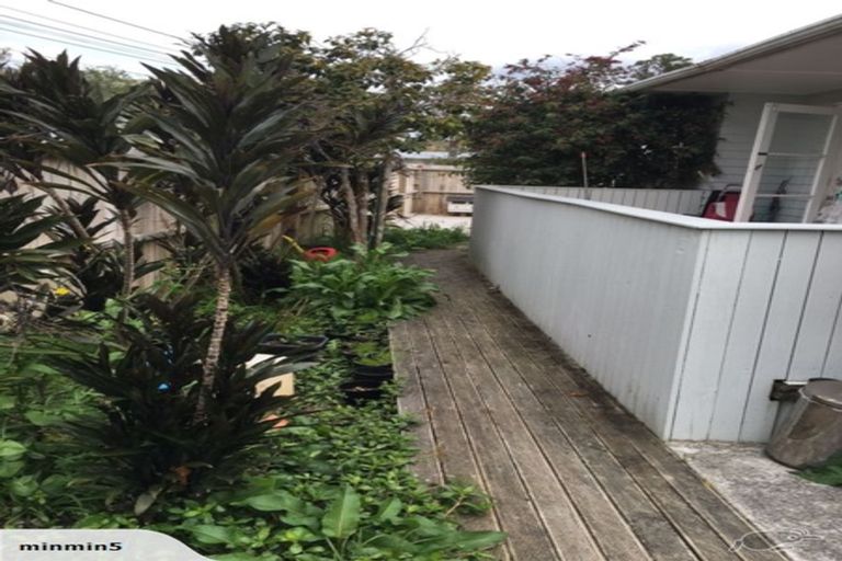 Photo of property in 5 Ingleby Place, Kelston, Auckland, 0602