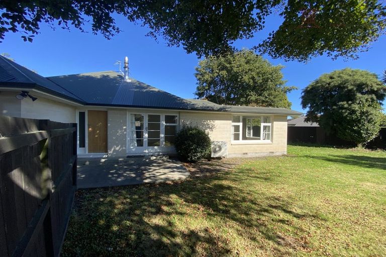 Photo of property in 33a Garreg Road, Fendalton, Christchurch, 8052