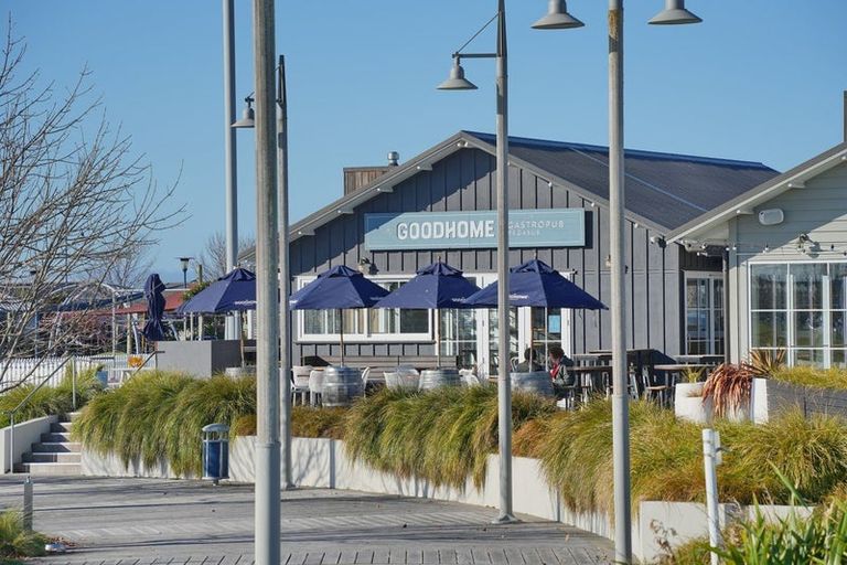 Photo of property in 28 Te Hurunui Drive, Pegasus, 7612