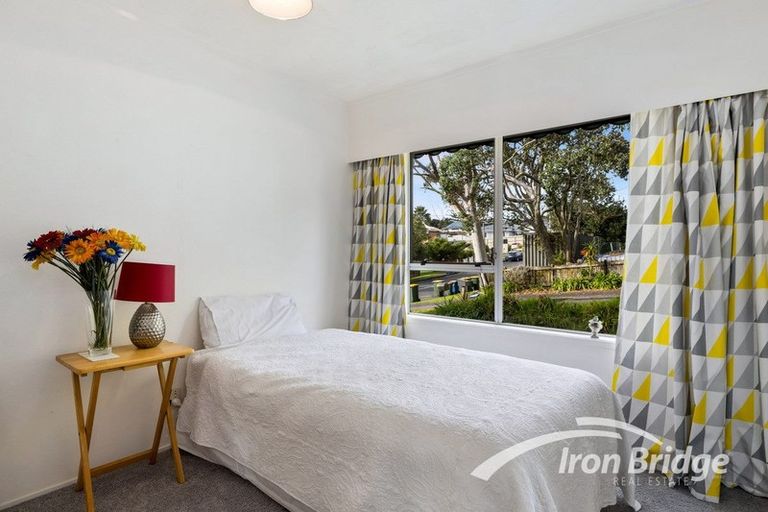 Photo of property in 1/36 Aeroview Drive, Beach Haven, Auckland, 0626