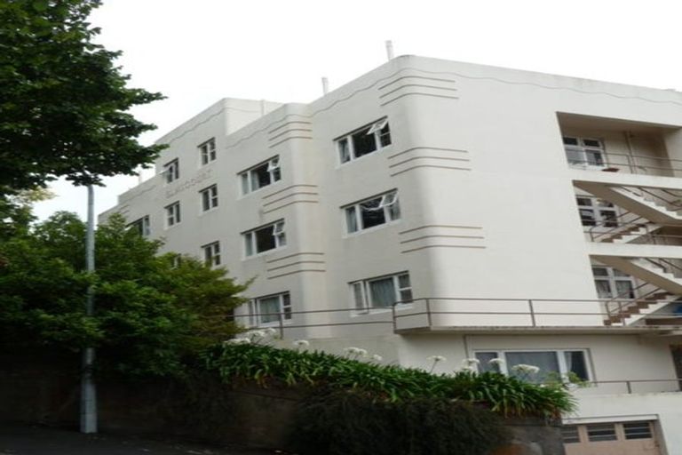 Photo of property in Elms Court Flats, 8/367 The Terrace, Te Aro, Wellington, 6011
