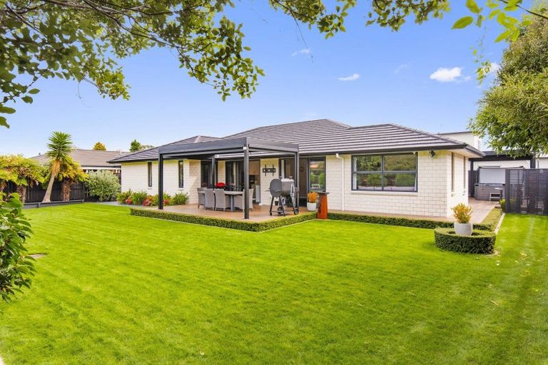 Photo of property in 47 San Priamo Place, Paraparaumu Beach, Paraparaumu, 5032