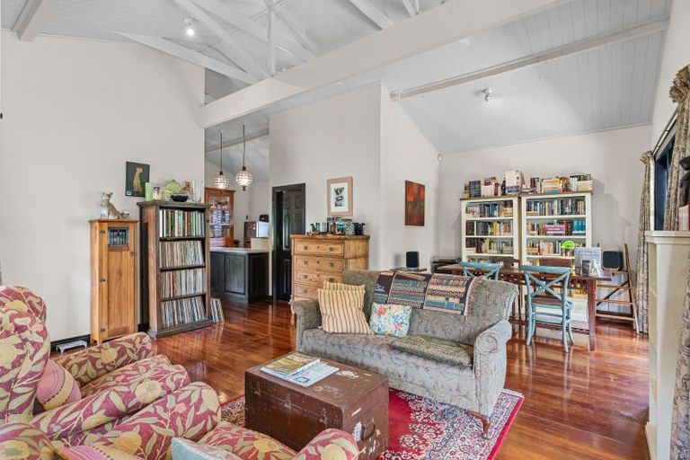 Photo of property in 28 Kempton Street, Greytown, 5712