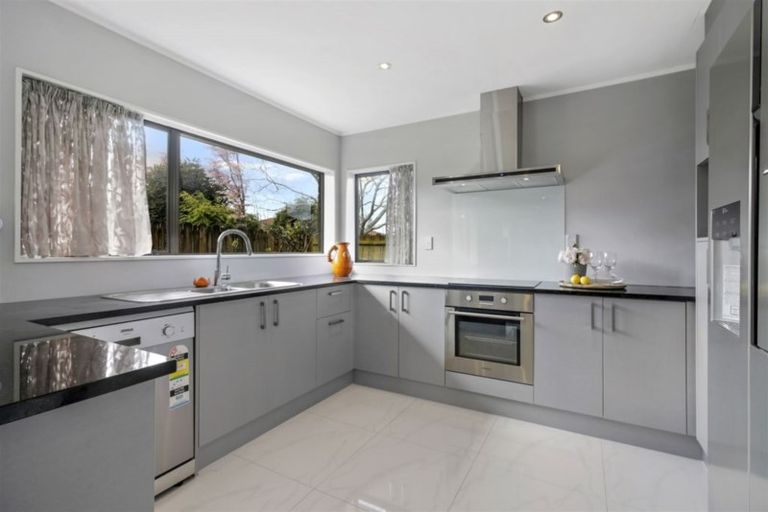 Photo of property in 2/17 Seneca Court, Golflands, Auckland, 2013