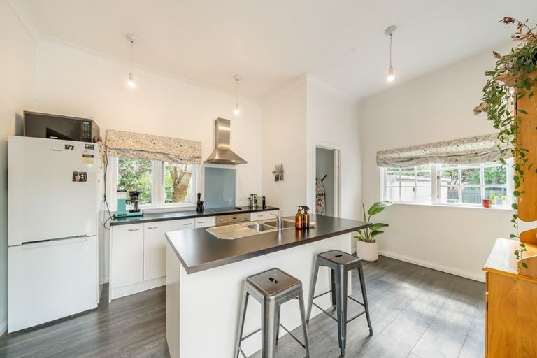 Photo of property in 1 Heath Grove, Waiwhetu, Lower Hutt, 5010