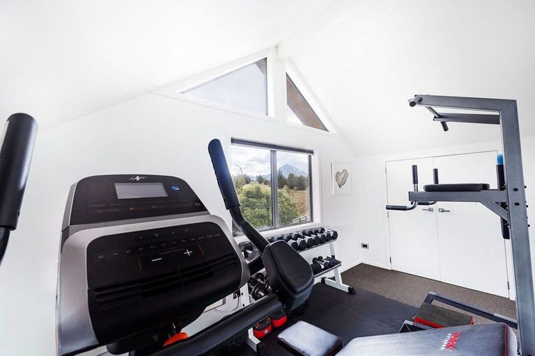 Photo of property in 12 Pendeen Crescent, Jacks Point, Queenstown, 9371