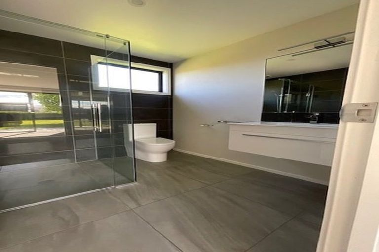 Photo of property in 2 Nancy Lane, Wanaka, 9305