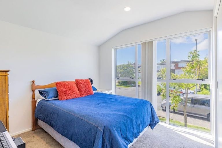 Photo of property in 21 Lewis Road, Pakuranga, Auckland, 2010