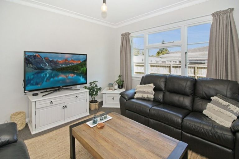 Photo of property in 18 Olson Street, Egmont Village, Inglewood, 4386