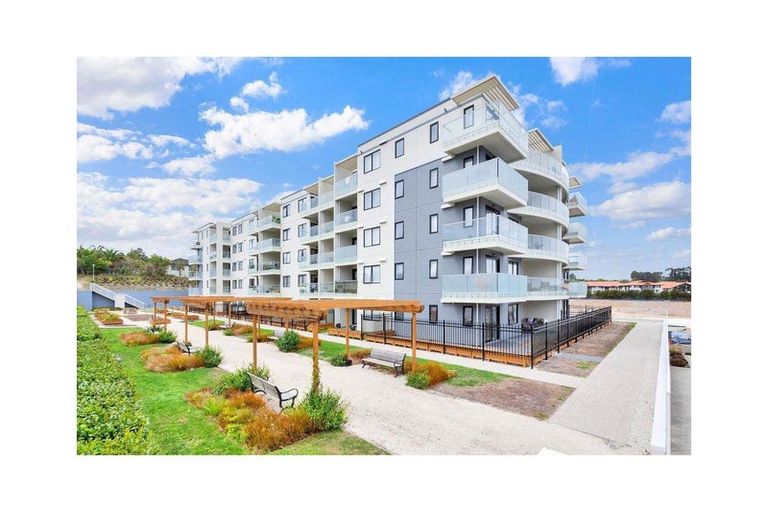 Photo of property in Apollo Apartments, 306/46 Rosedale Road, Rosedale, Auckland, 0632