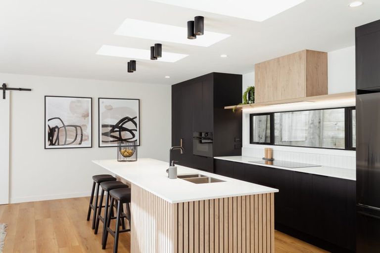 Photo of property in 37 Ruapehu Street, Paraparaumu, 5032