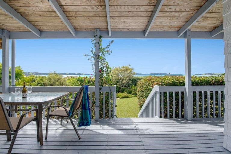 Photo of property in 18 Kotuku Place, Snells Beach, 0920