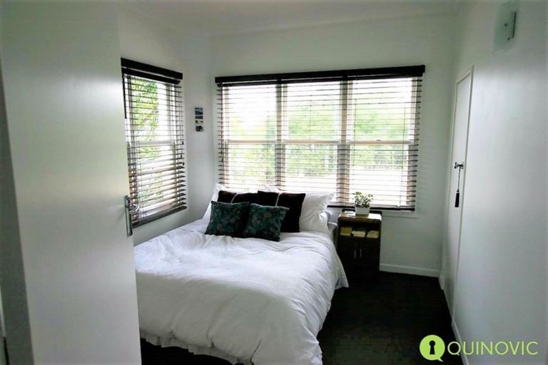 Photo of property in Illawarra Flats, 11/6 Brighton Road, Parnell, Auckland, 1052