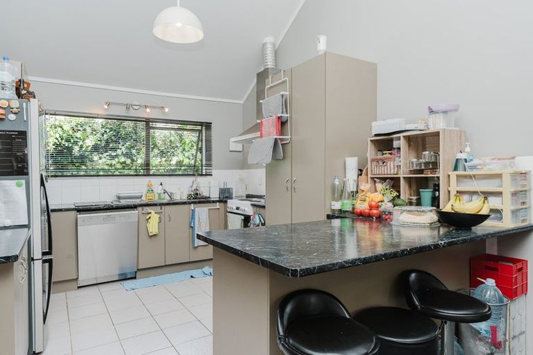 Photo of property in 17 Kentucky Crescent, Nawton, Hamilton, 3200