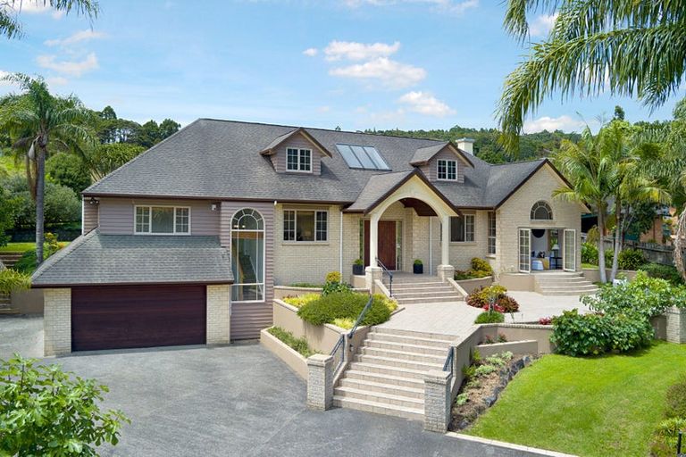 Photo of property in 3 Napuka Road, Henderson Valley, Auckland, 0612