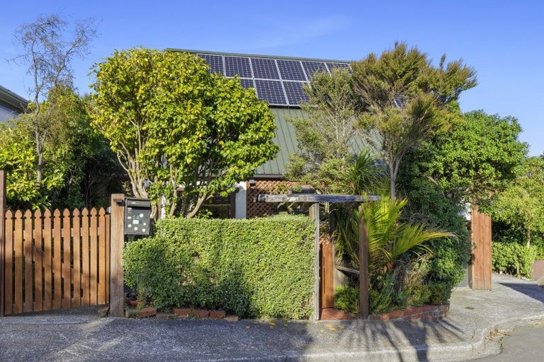 Photo of property in 14 Laurel Grove, Maungaraki, Lower Hutt, 5010