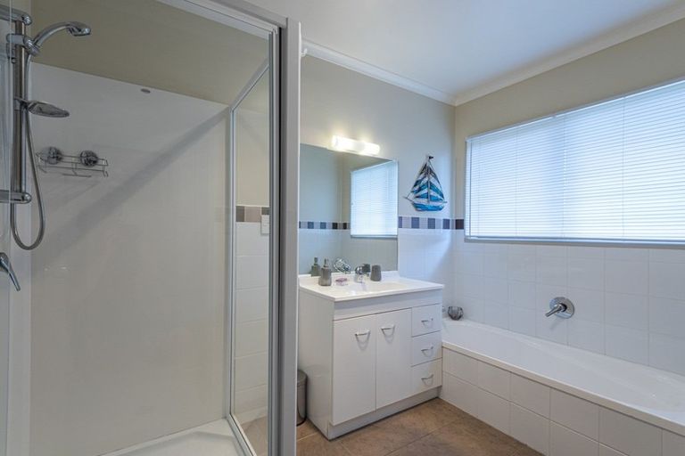 Photo of property in 4a Tainui Street, Onerahi, Whangarei, 0110