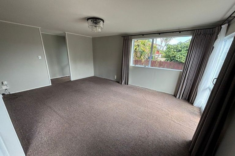Photo of property in 1/36 Taitimu Drive, Weymouth, Auckland, 2103