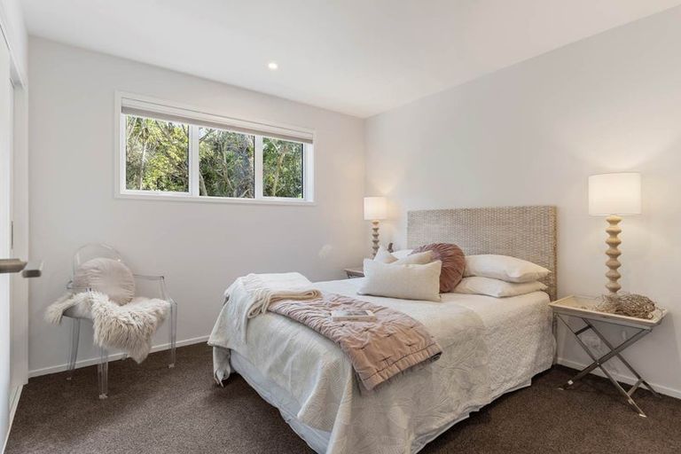 Photo of property in 32a Sandown Road, Rothesay Bay, Auckland, 0630