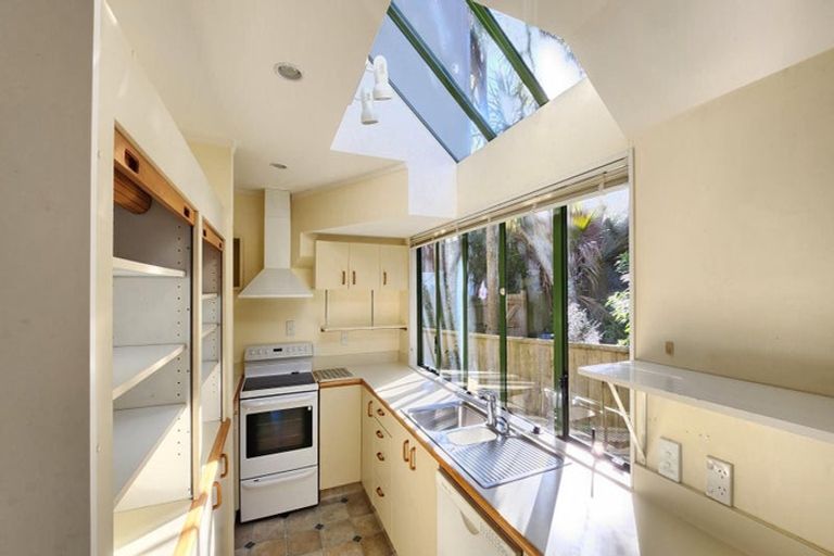 Photo of property in 6 Eagle Street, Karori, Wellington, 6012