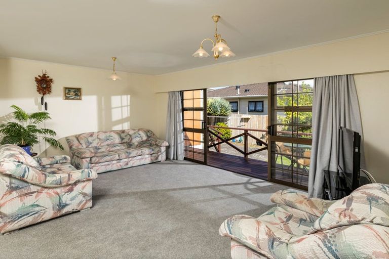 Photo of property in 8/248 Great North Road, Henderson, Auckland, 0612