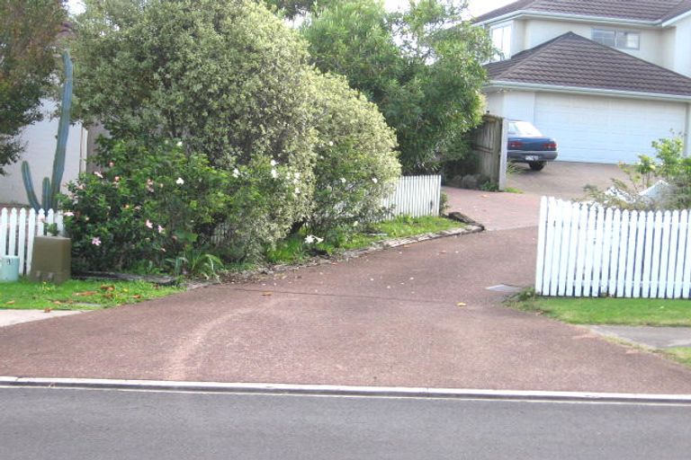 Photo of property in 2/5 Belgate Place, Somerville, Auckland, 2014