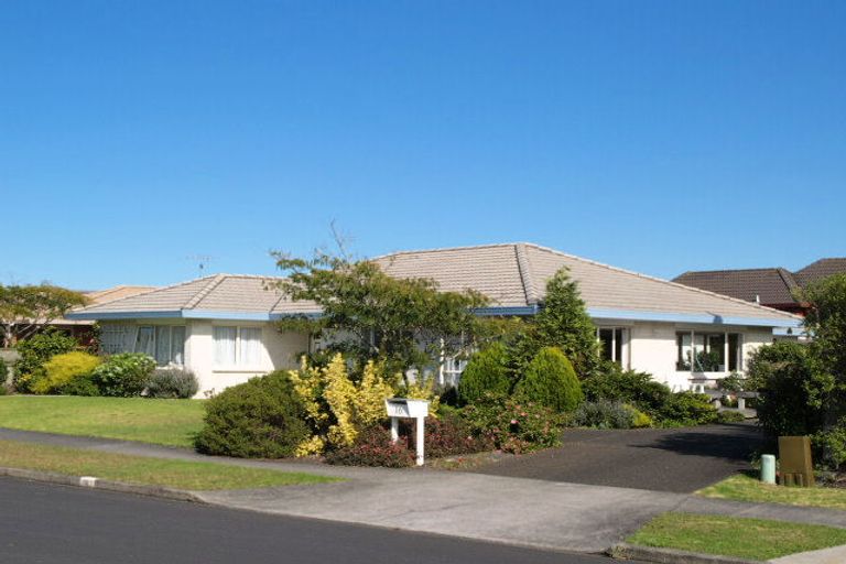 Photo of property in 16 Matterhorn Crescent, Northpark, Auckland, 2013