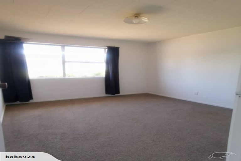 Photo of property in 5 Cockayne Crescent, Sunnynook, Auckland, 0620