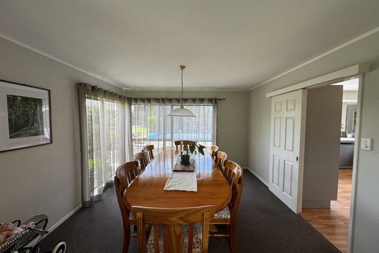 Photo of property in 3 West Fairway, Golflands, Auckland, 2013