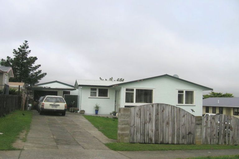 Photo of property in 12 Sombrero View, Ascot Park, Porirua, 5024