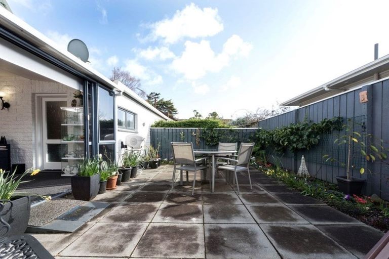 Photo of property in 2 Magnolia Drive, Westown, New Plymouth, 4310
