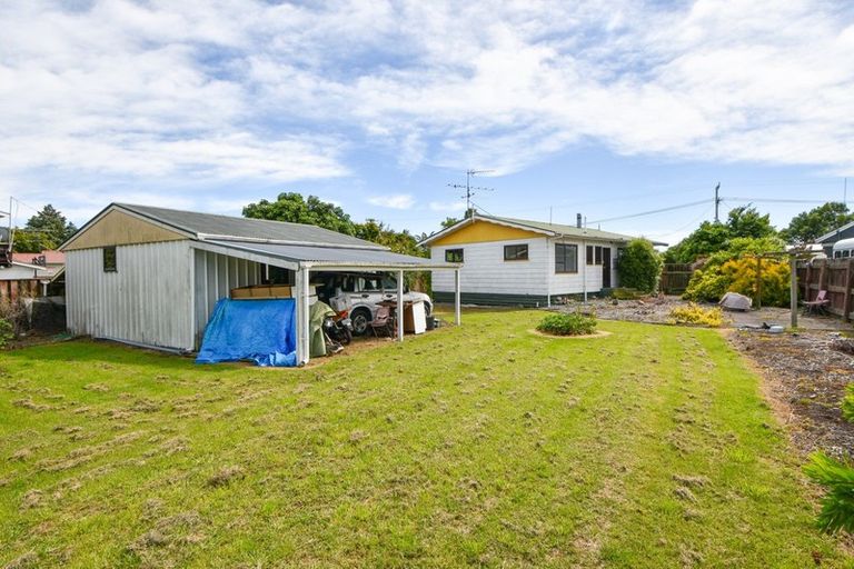 Photo of property in 15 Philip Street, Carterton, 5713