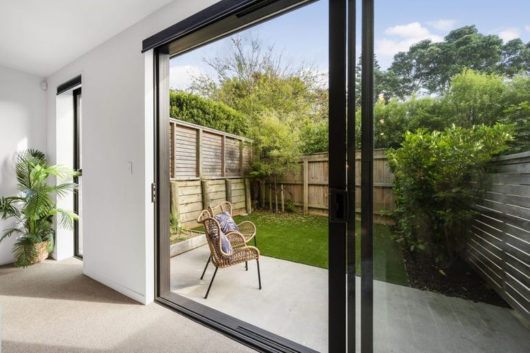 Photo of property in 15/80 Seatoun Heights Road, Seatoun, Wellington, 6022