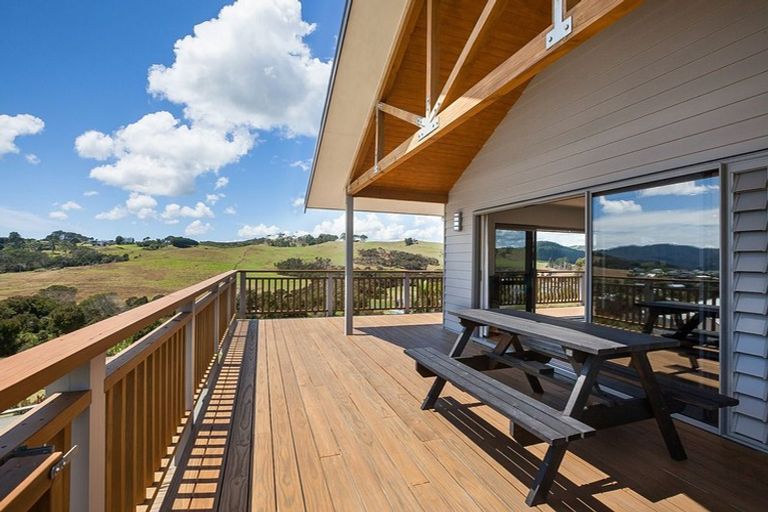 Photo of property in 17 Lori Lane, Coopers Beach, 0420