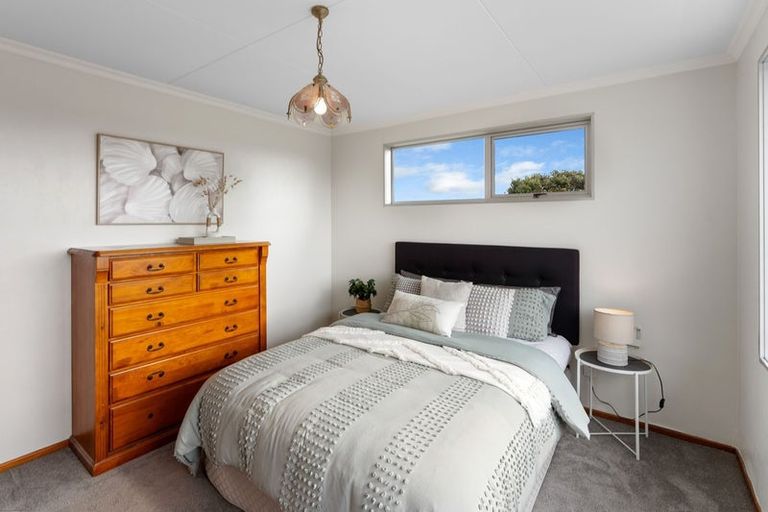 Photo of property in 6 Lindale Grove, Waikanae Beach, Waikanae, 5036