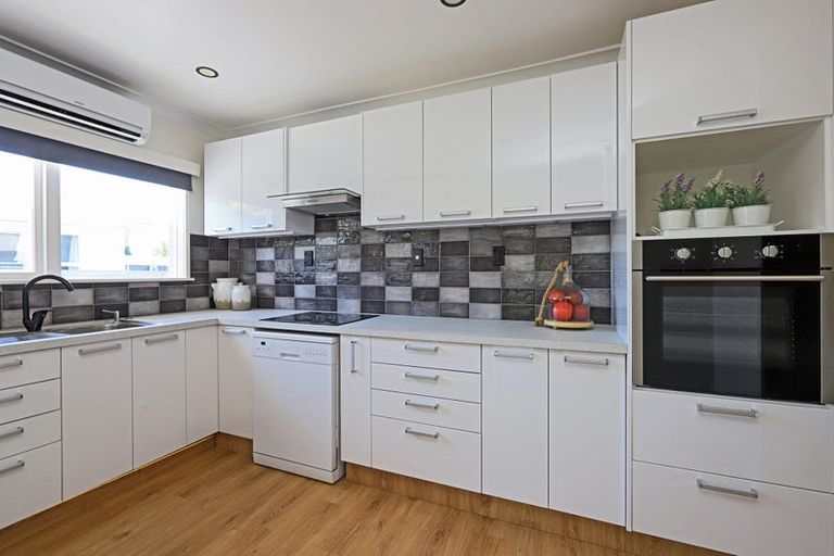 Photo of property in 3/56 Bill Hercock Street, Pirimai, Napier, 4112