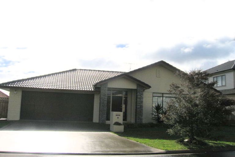 Photo of property in 8 Glanmire Place, Flat Bush, Auckland, 2016