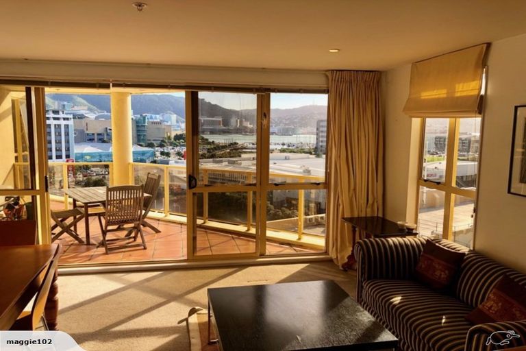 Photo of property in 5 Kent Terrace, Mount Victoria, Wellington, 6011