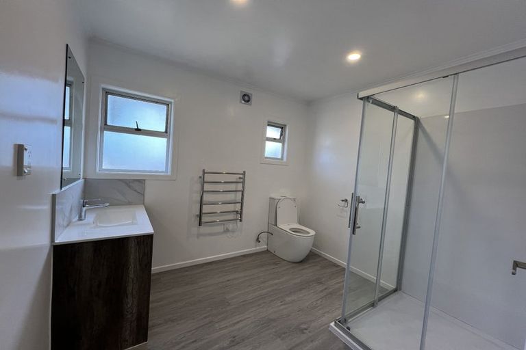 Photo of property in 31 Paton Avenue, Te Atatu South, Auckland, 0610