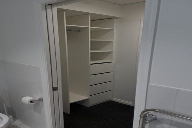 Photo of property in 2/8b Rugby Road, Birkenhead, Auckland, 0626