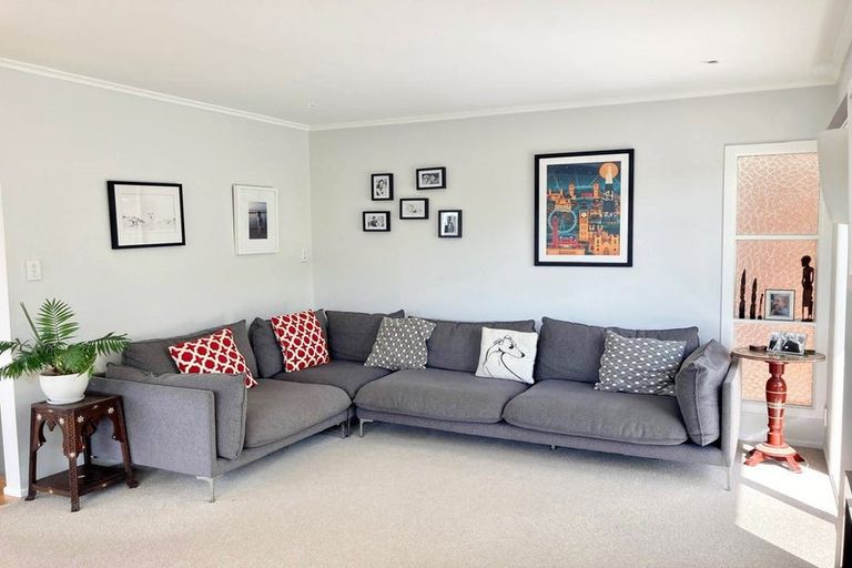 Photo of property in 58 Fowler Street, Northcote, Auckland, 0627