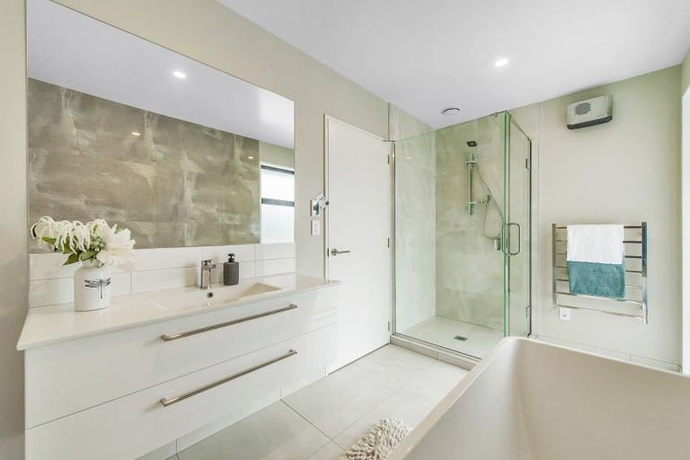 Photo of property in 164 Shillingford Boulevard, Rolleston, 7615