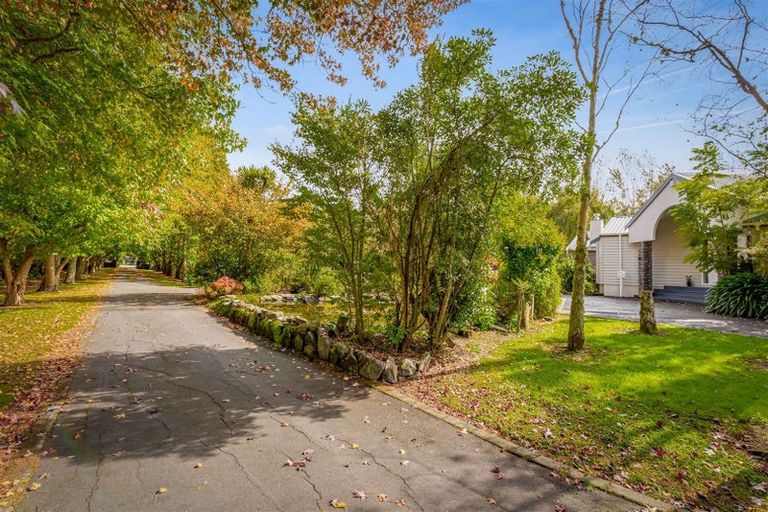Photo of property in 252 Boord Crescent, Kumeu, 0891