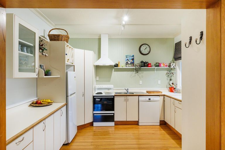 Photo of property in 67 Rangitane Street, Palmerston North, 4414