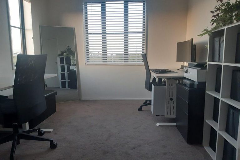 Photo of property in 15 Saddleback Crescent, Papakura, 2110