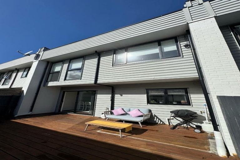 Photo of property in 22 Moho Lane, Takanini, 2112