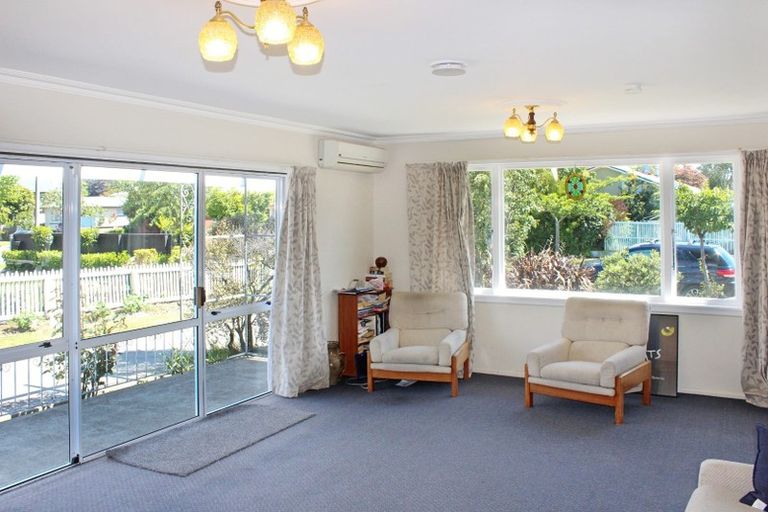 Photo of property in 22 Grahams Road, Ilam, Christchurch, 8041