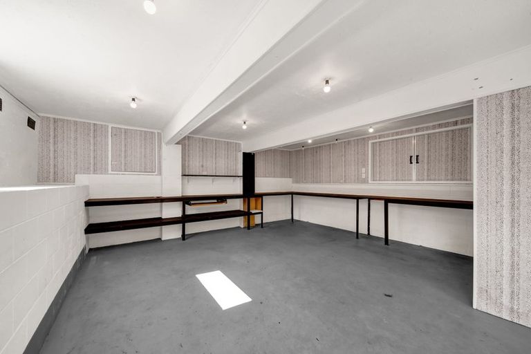 Photo of property in 13 Vancouver Place, Marfell, New Plymouth, 4310